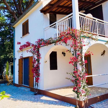 Holiday House Pinus Pinea Вигань Экстерьер фото
